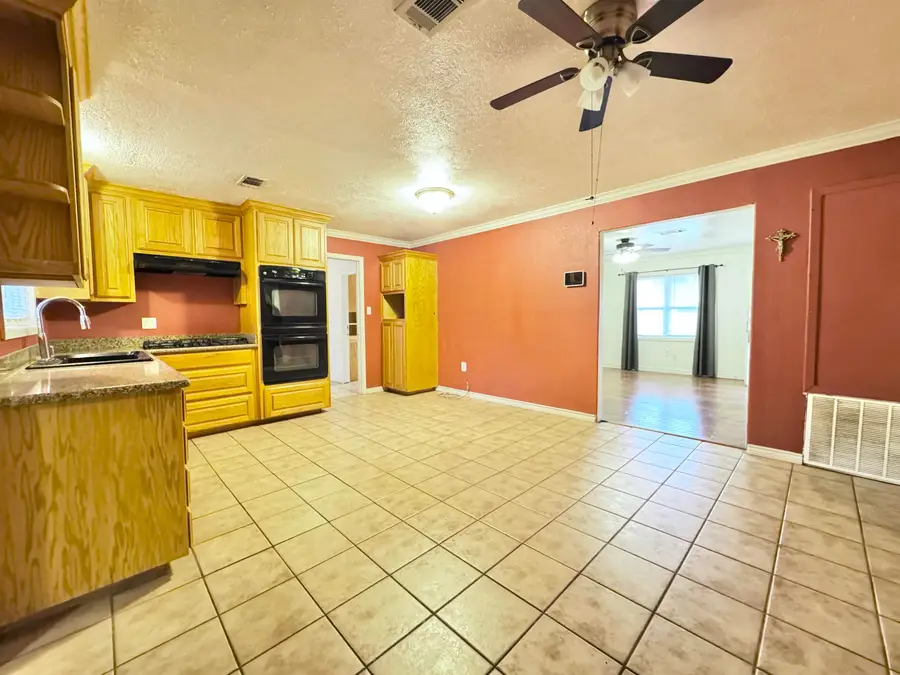 318 Youpon, Bridge City, TX 77611 - Image #2