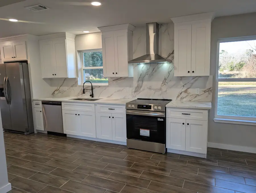 1145 Cuniff Rd, Sour Lake, TX 77659 - #2