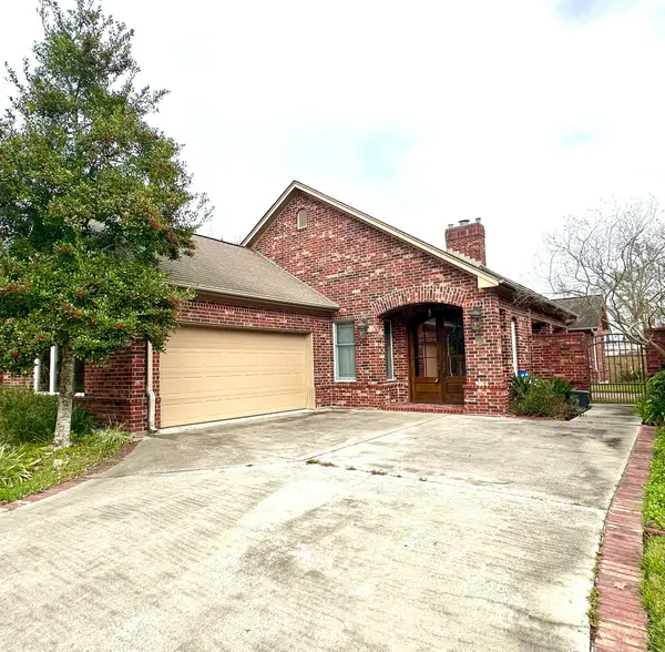 1 Waterford Gardens, Orange, TX 77630