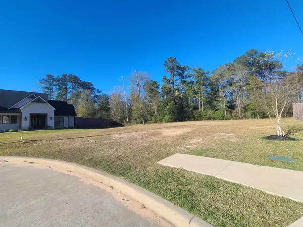 8285 Royal Oaks Dr., Lumberton, TX 77657