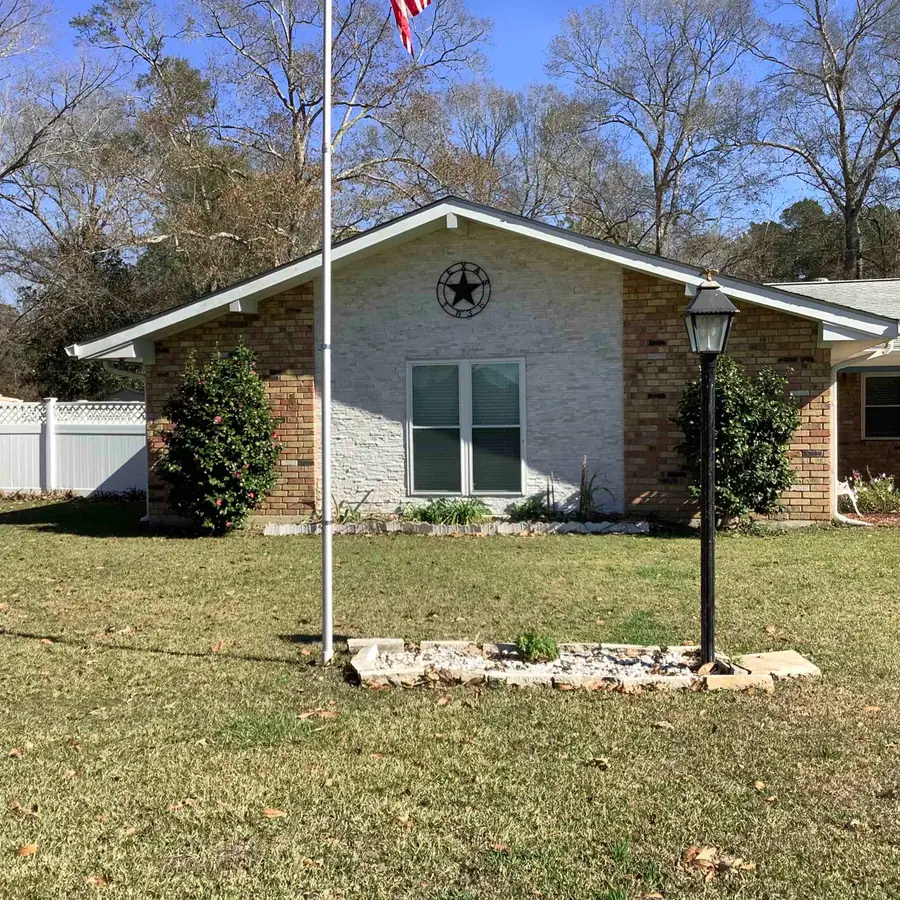 2106 Pincrest, Jasper, TX 75951 - Image #2