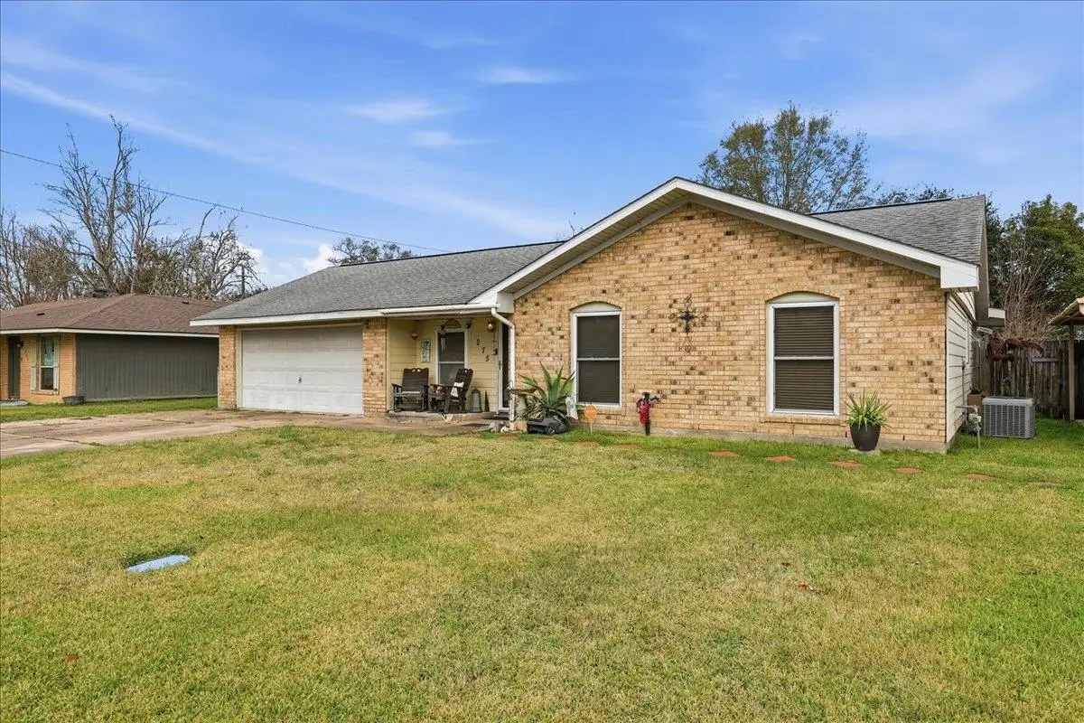 275 ELIZABETH ST, Bridge City, TX 77611 - Image #1