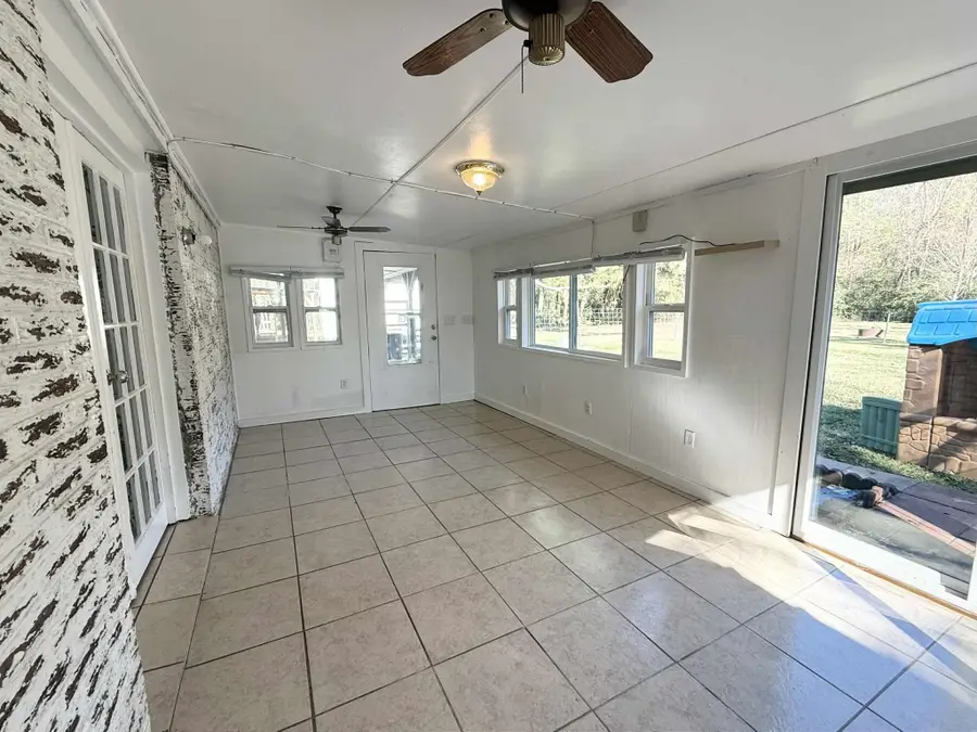 2598 Brenham Rd, Silsbee, TX 77656 - Image #2