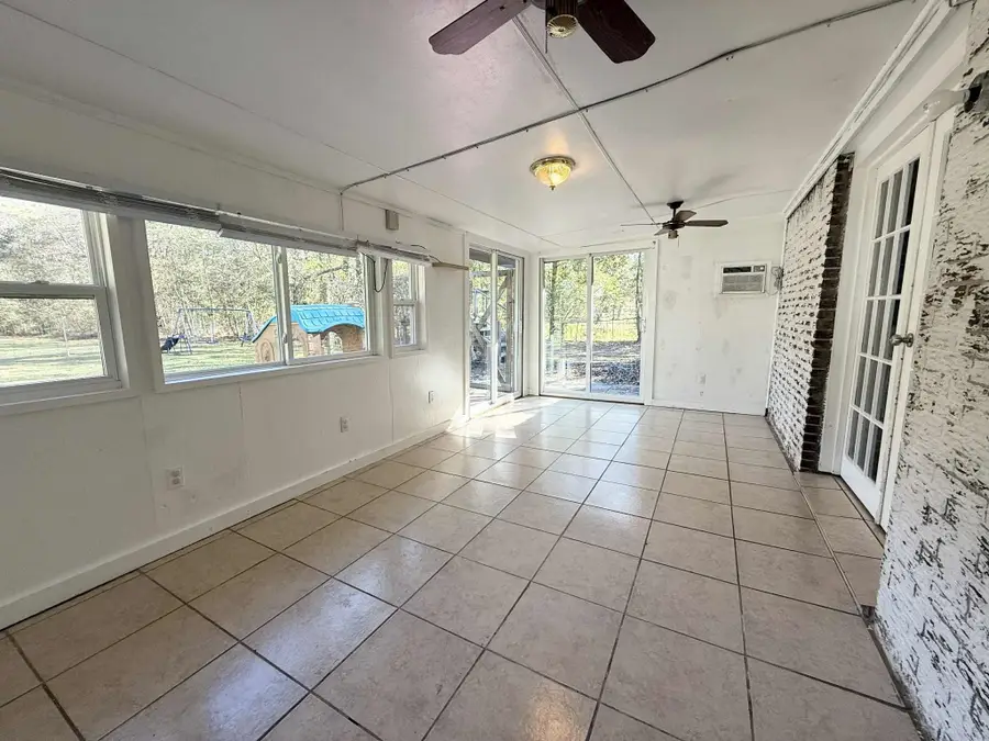 2598 Brenham Rd, Silsbee, TX 77656 - Image #3