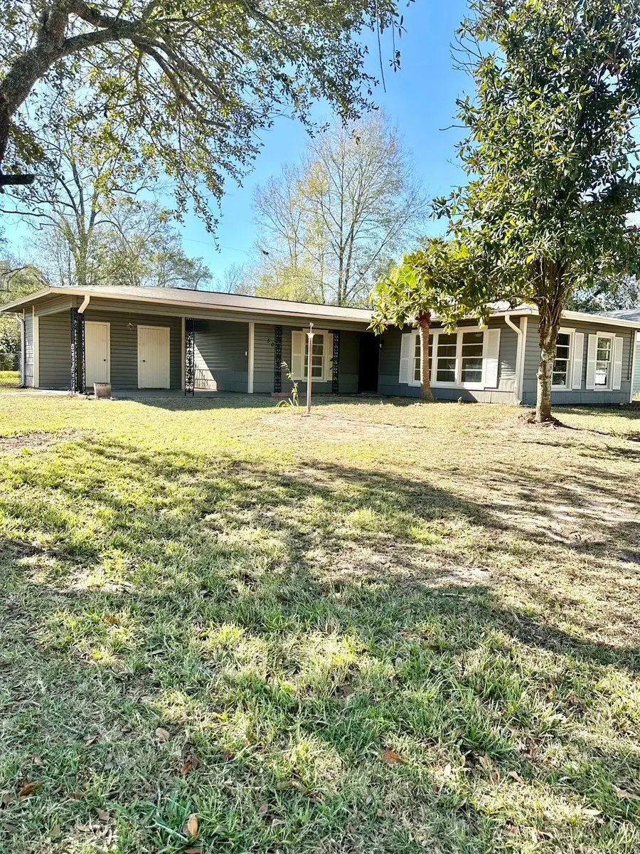 501 Bridal Wreath Ave, West Orange, TX 77630 - Image #2