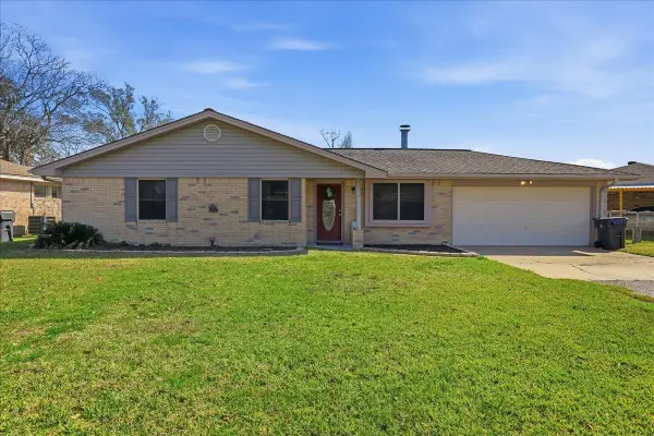 403 David St., Bridge City, TX 77611