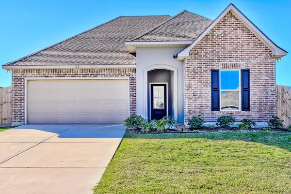 102 Hayden Lane, Bridge City, TX 77611