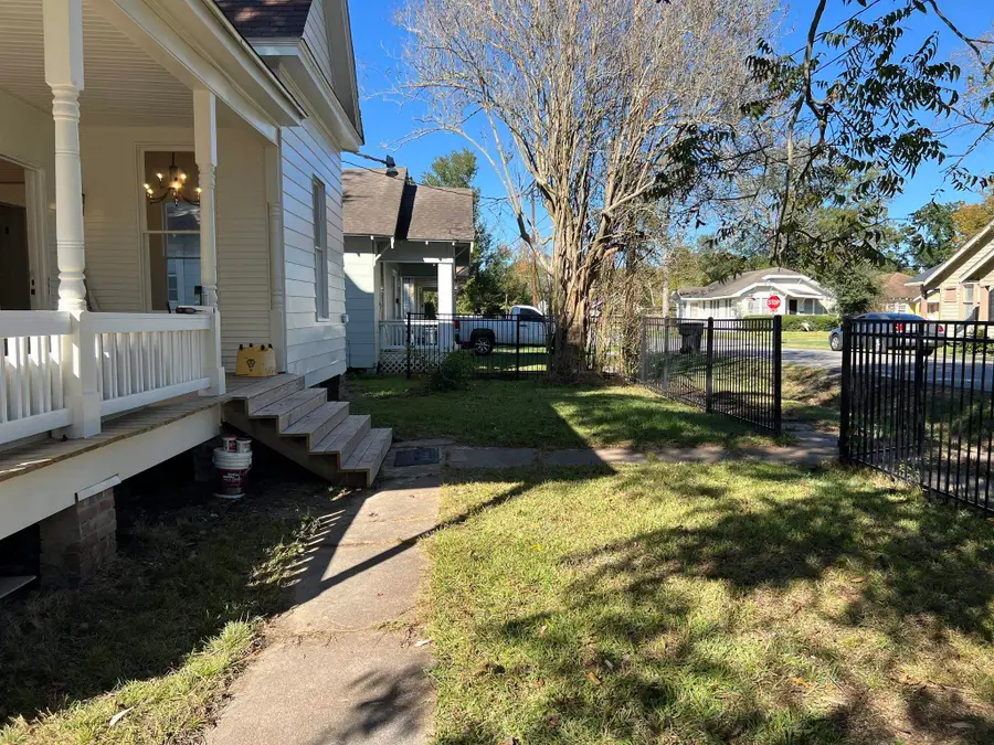 875 N 4th, Beaumont, TX 77701 - Image #2