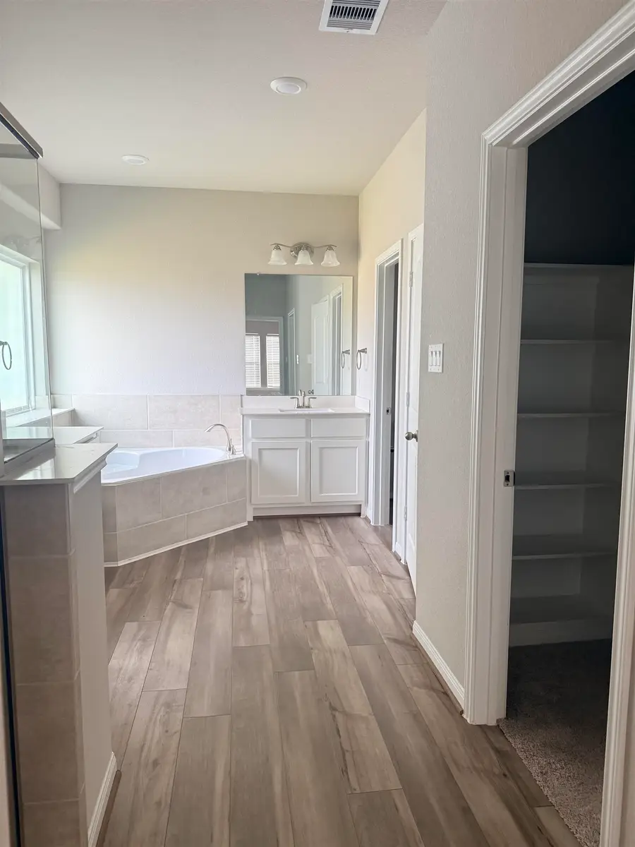 2450 Diamond D, Beaumont, TX 77713 - Image #2