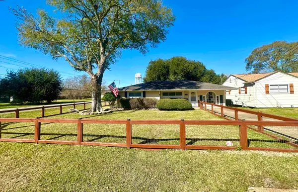 6501 Verde, Groves, TX 77619