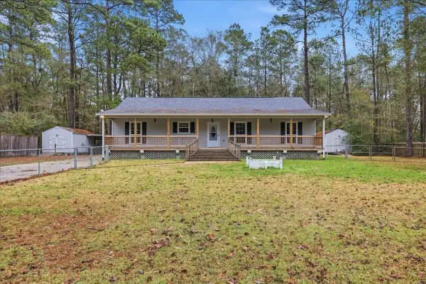 7330 River Bend Dr, Beaumont, TX 77713