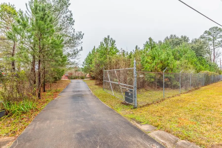 880 W Walton Rd., Lumberton, TX 77657 - #2