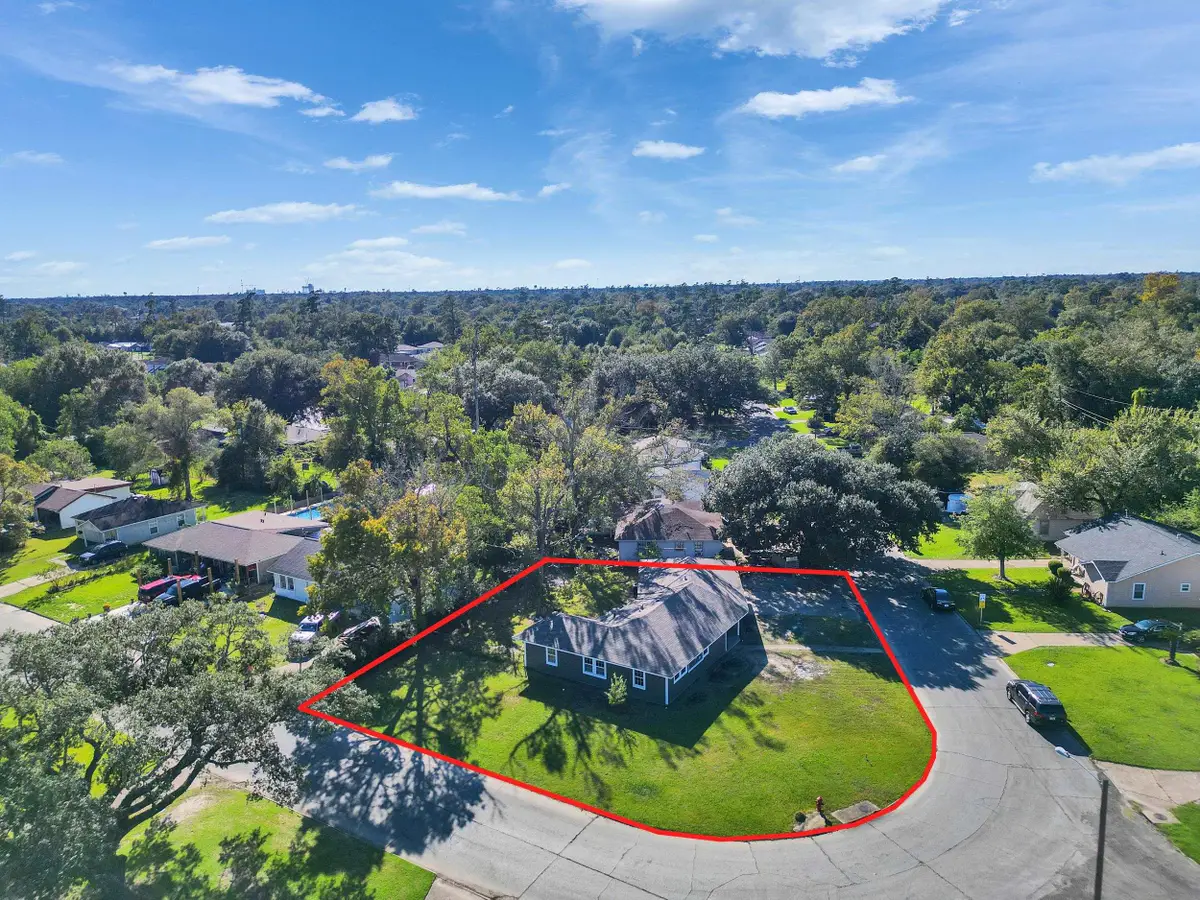 1009 Ruby Ln, Orange, TX 77630 - Image #1