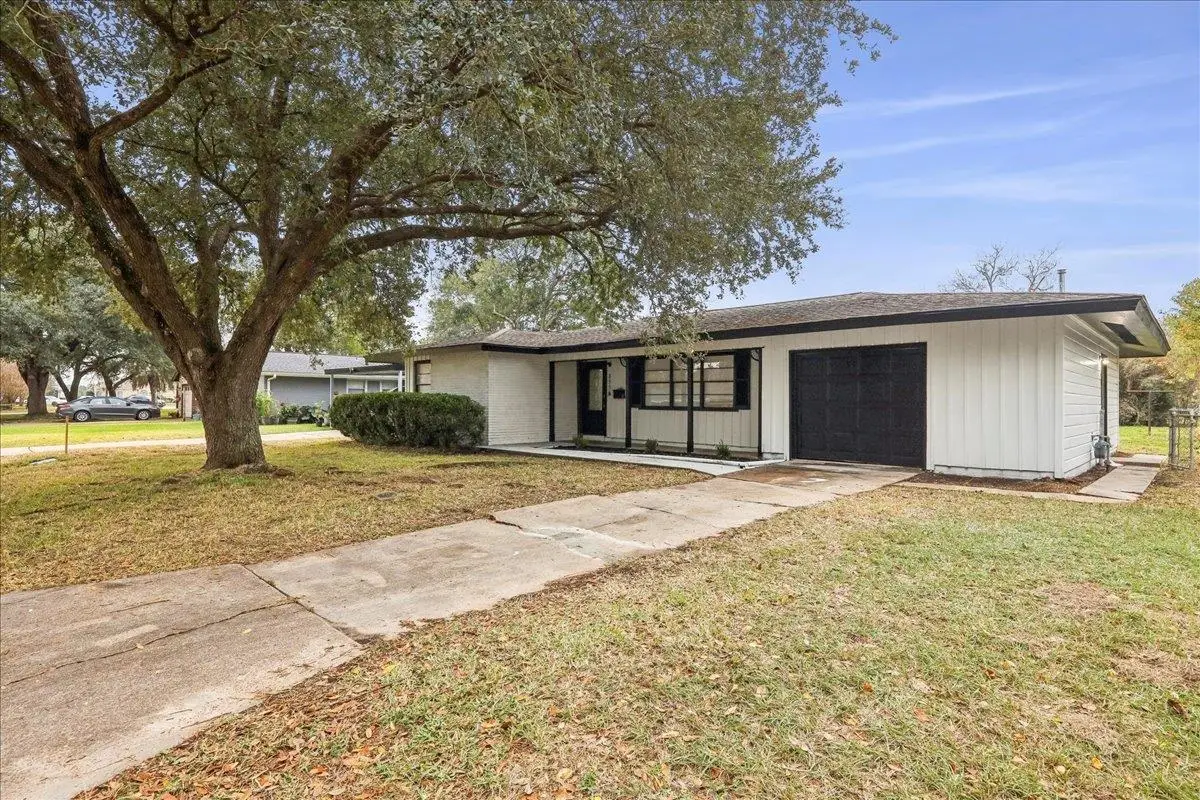 855 Carolina, Bridge City, TX 77611 - #1