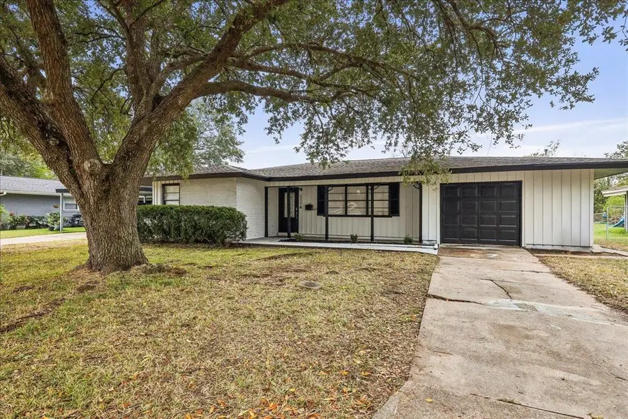 855 Carolina, Bridge City, TX 77611 - #2