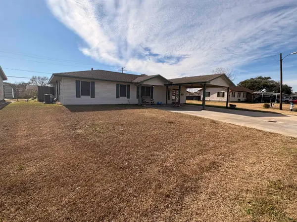 417 Lofton Drive, Port Neches, TX 77651