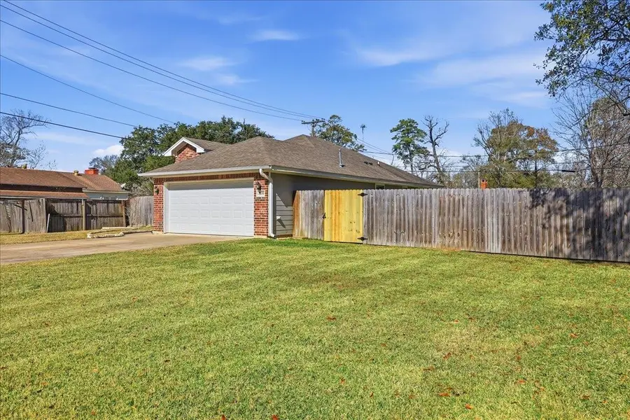 3850 Buckingham Row, Beaumont, TX 77706 - Image #3
