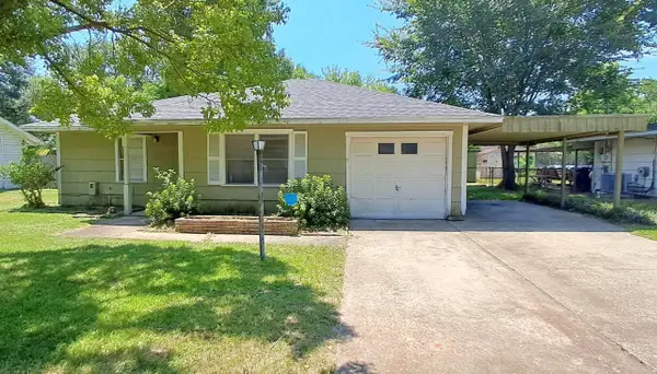 507 Bridalwreath, Orange, TX 77630