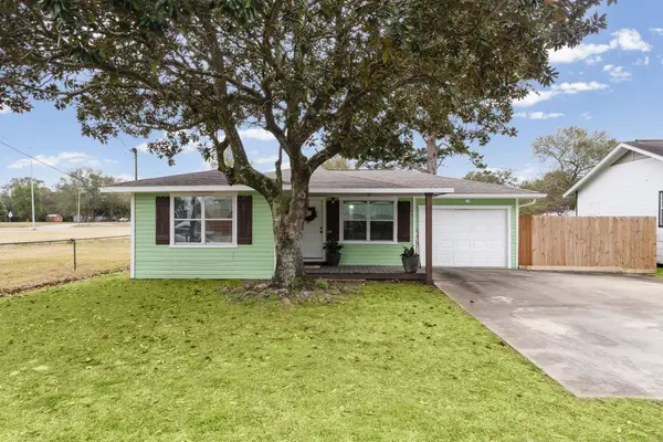 245 Hebert, Bridge City, TX 77611