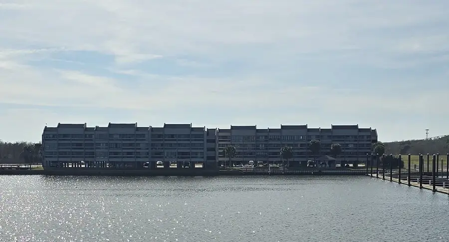 560 Pleasure Island Blvd Unit 301, Port Arthur, TX 77640 - Image #2