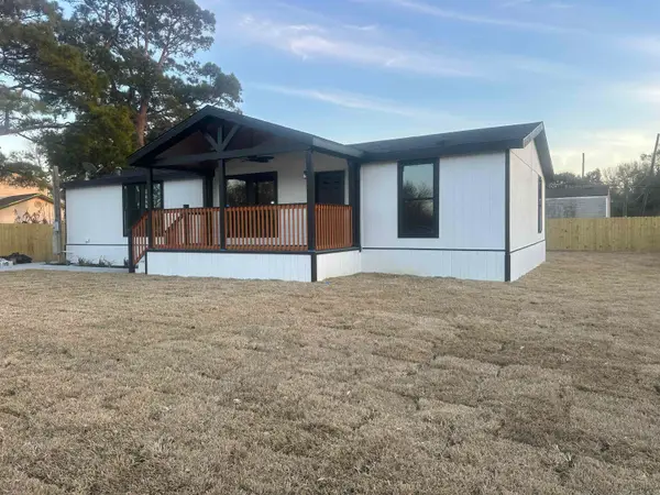 2140 60th St, Port Arthur, TX 77640