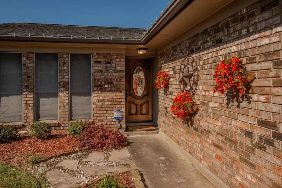 820 Enfield Ln., Beaumont, TX 77707 - #2