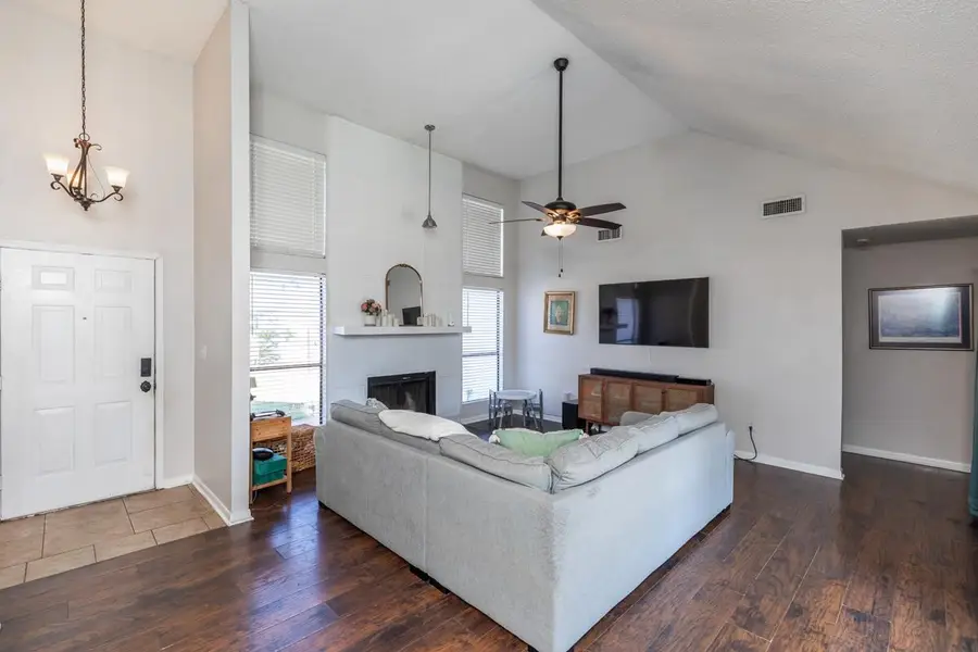 2701 Terrace Circle, West Orange, TX 77630 - Image #2