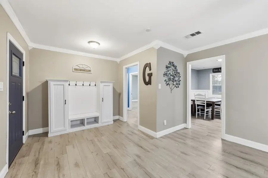 390 Woodlawn St, Vidor, TX 77662 - #3