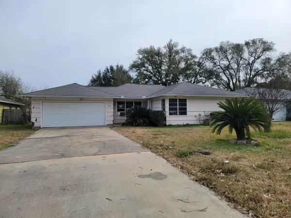 5030 Lakeshore Drive, Port Arthur, TX 77642