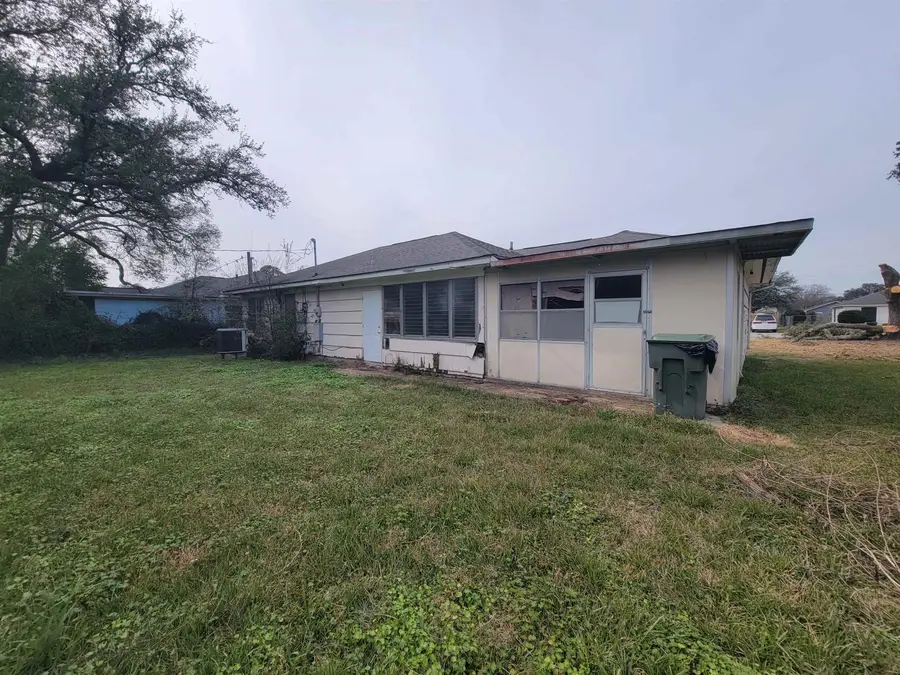 5030 Lakeshore Drive, Port Arthur, TX 77642 - Image #2