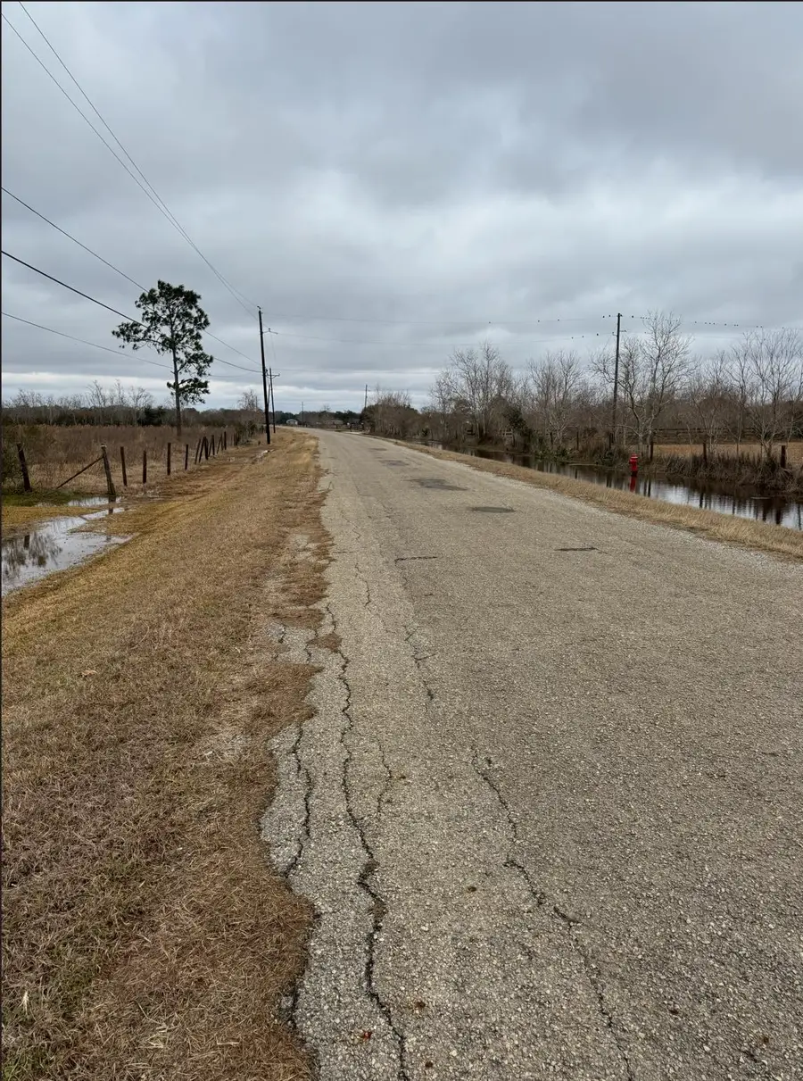 7010 Cypress Ln, Beaumont, TX 77705 - Image #3