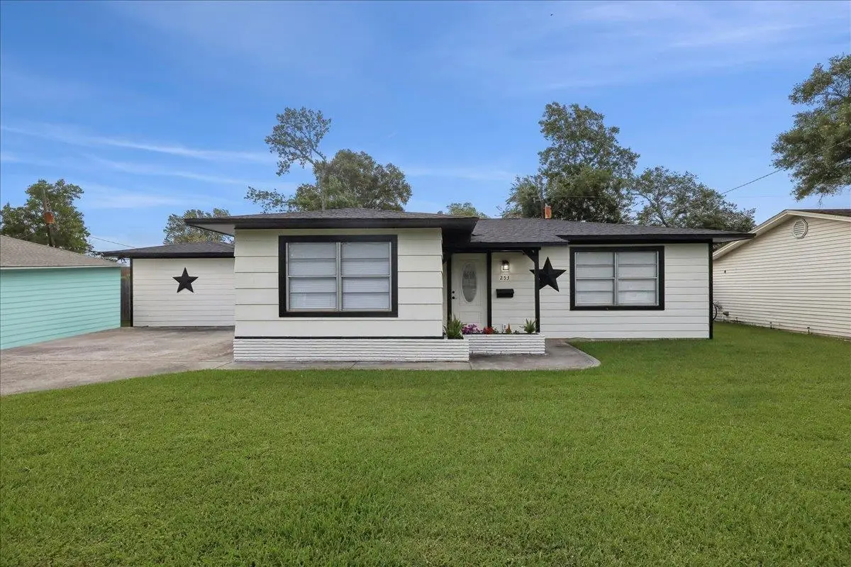 253 Hampton Lane, Beaumont, TX 77707 - Image #1