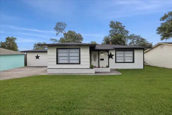 253 Hampton Lane, Beaumont, TX 77707