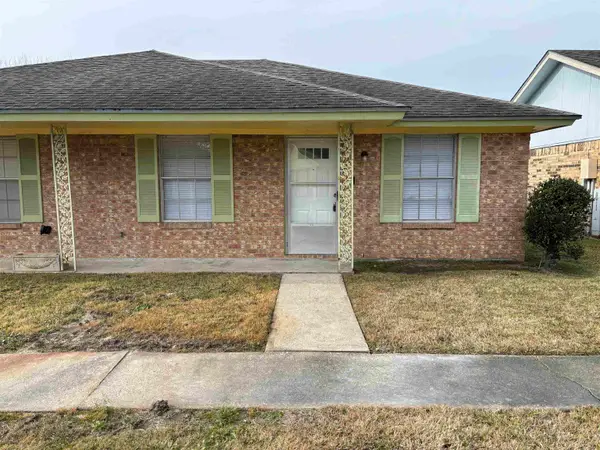 6150 Bedford Dr, Beaumont, TX 77708