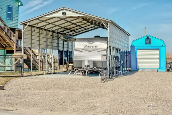 1765 Croaker Lane, Crystal Beach, TX 77650