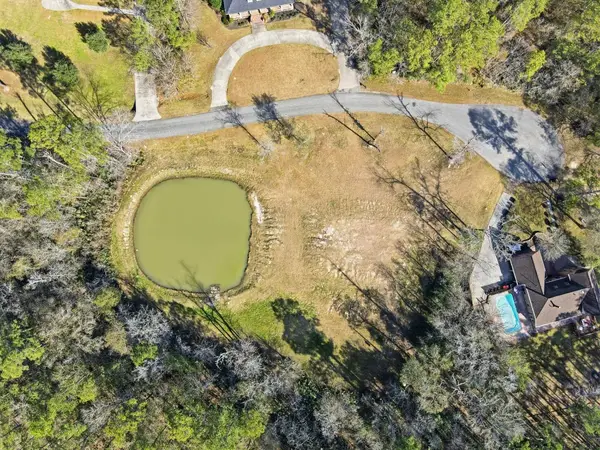 1301 Lakeview, Sour Lake, TX 77659