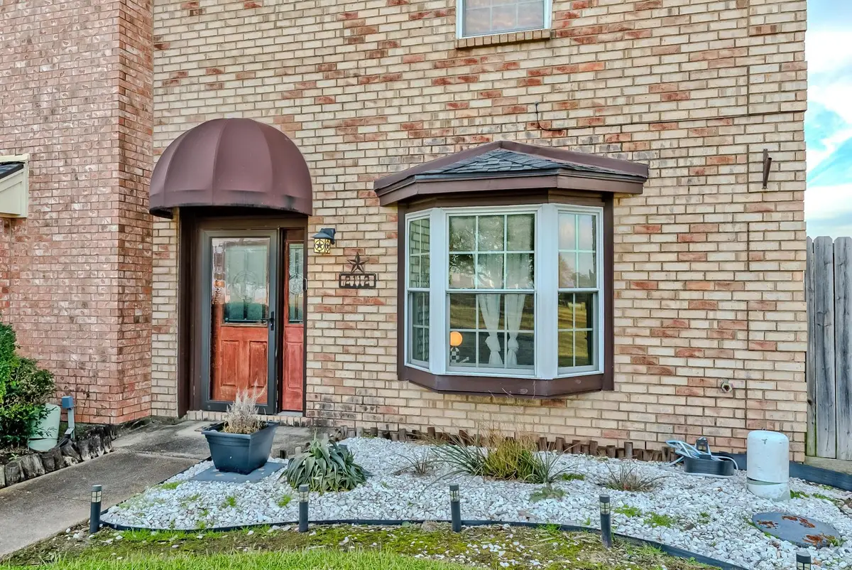 2112 Merriman St, Port Neches, TX 77651 - #1