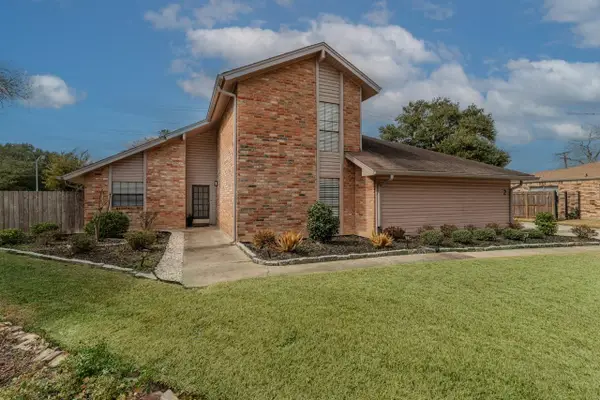 2 Dowlen Pl., Beaumont, TX 77706