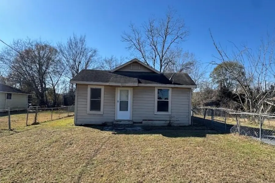 3975 Youngstown St, Beaumont, TX 77703 - #2