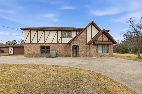 221 BERWICK, Bridge City, TX 77611