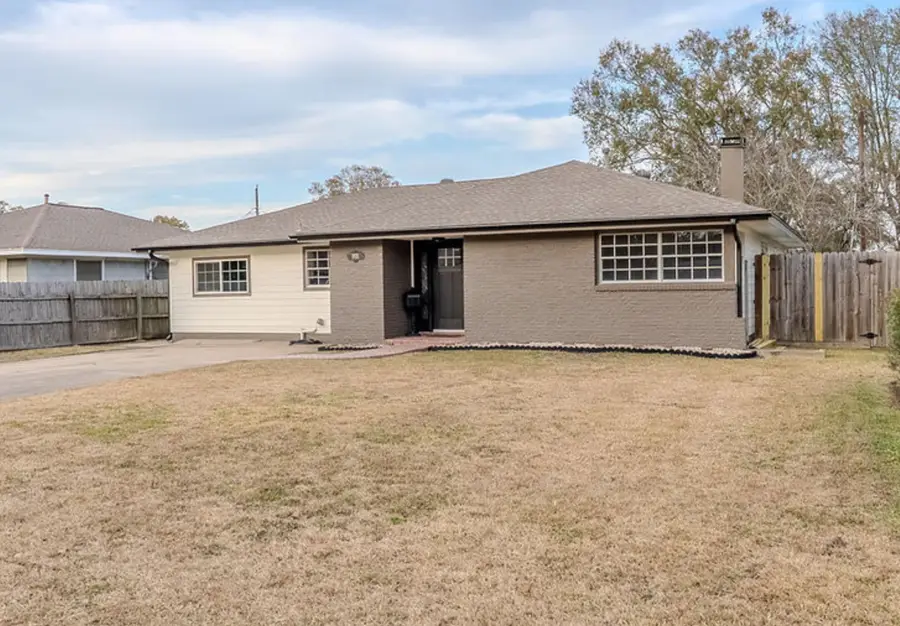 4920 Sue Ave, Groves, TX 77619 - #2