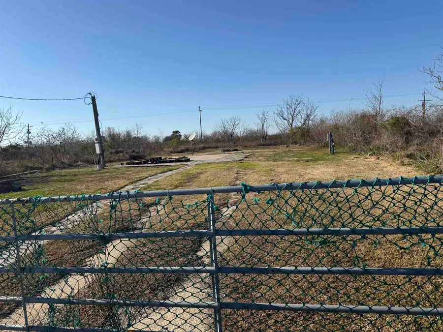 1819 Anderson Ave, Port Bolivar, TX 77650 - #2