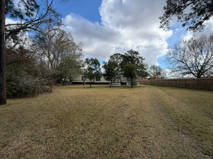 2947 Woodcock St., Orange, TX 77630 - #3