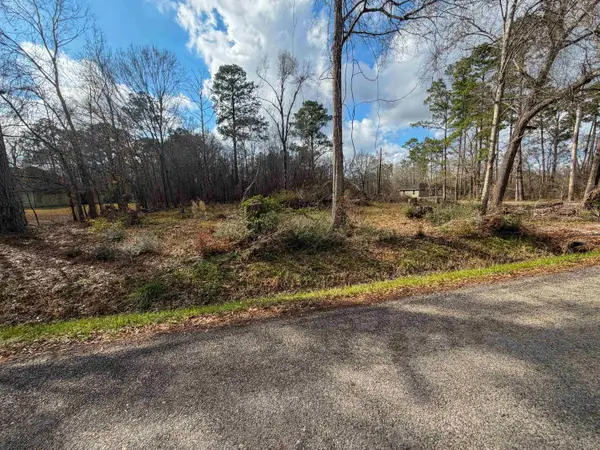 7617 PATRICIA ST, Orange, TX 77632