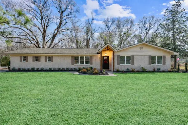 880 Norbert St, Bridge City, TX 77611