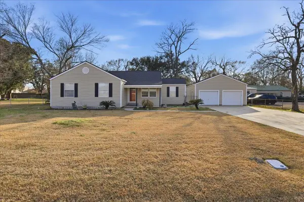 160 LAMESA, Bridge City, TX 77611