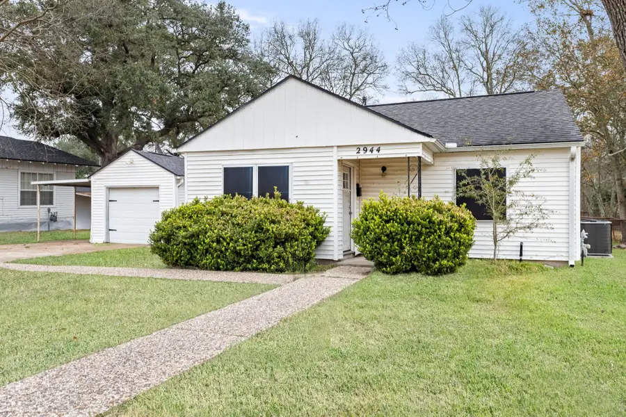2944 Berry Ave, Groves, TX 77619-3410 - #3