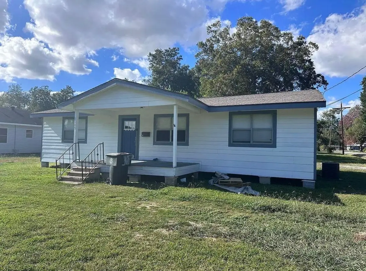 5149 32nd Street, Groves, TX 77619 - #1