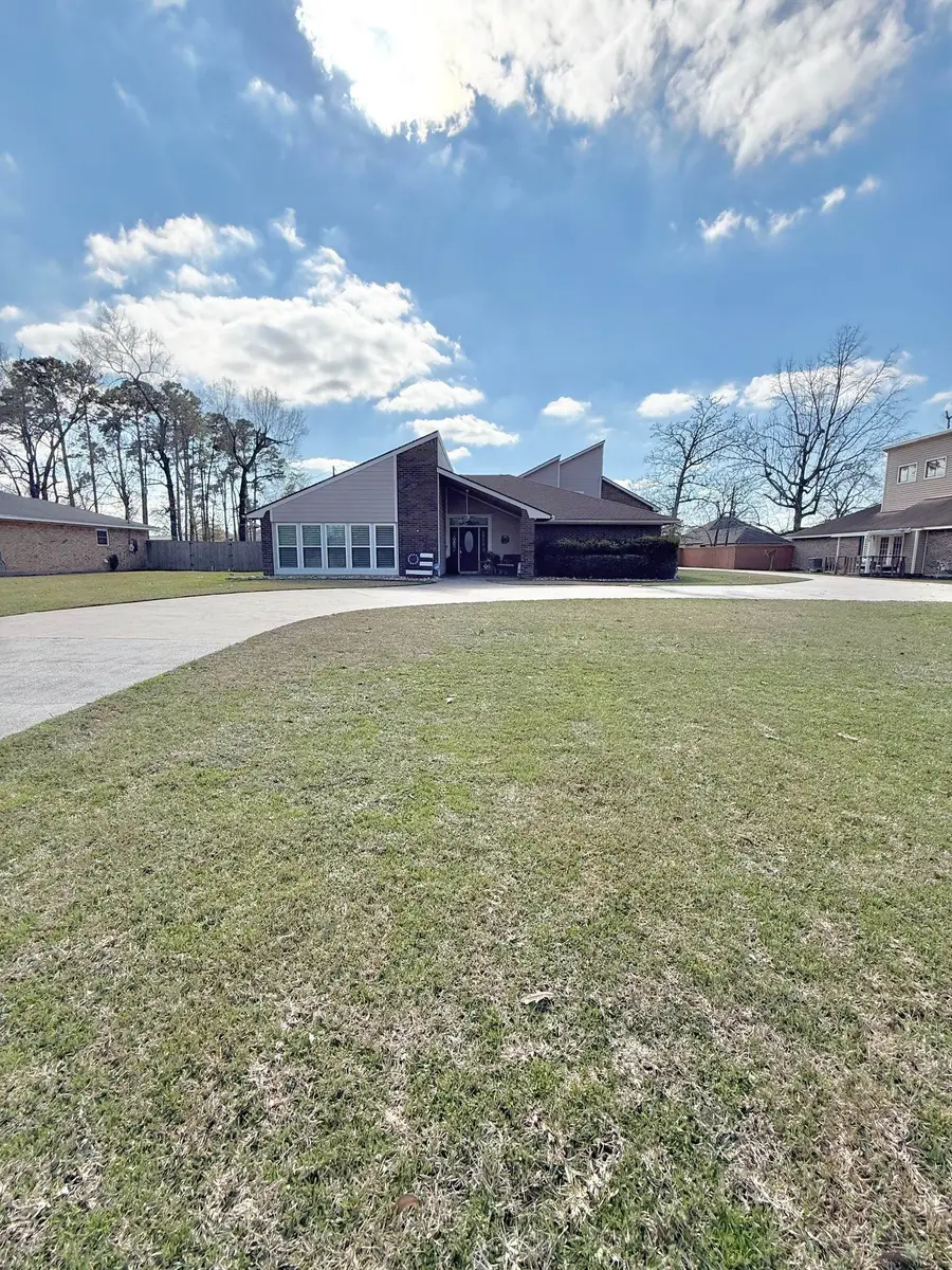 6101 Hazelwood Dr, Orange, TX 77632 - #2