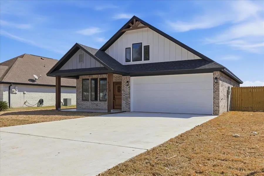 6710 Willow St, Groves, TX 77619 - #3